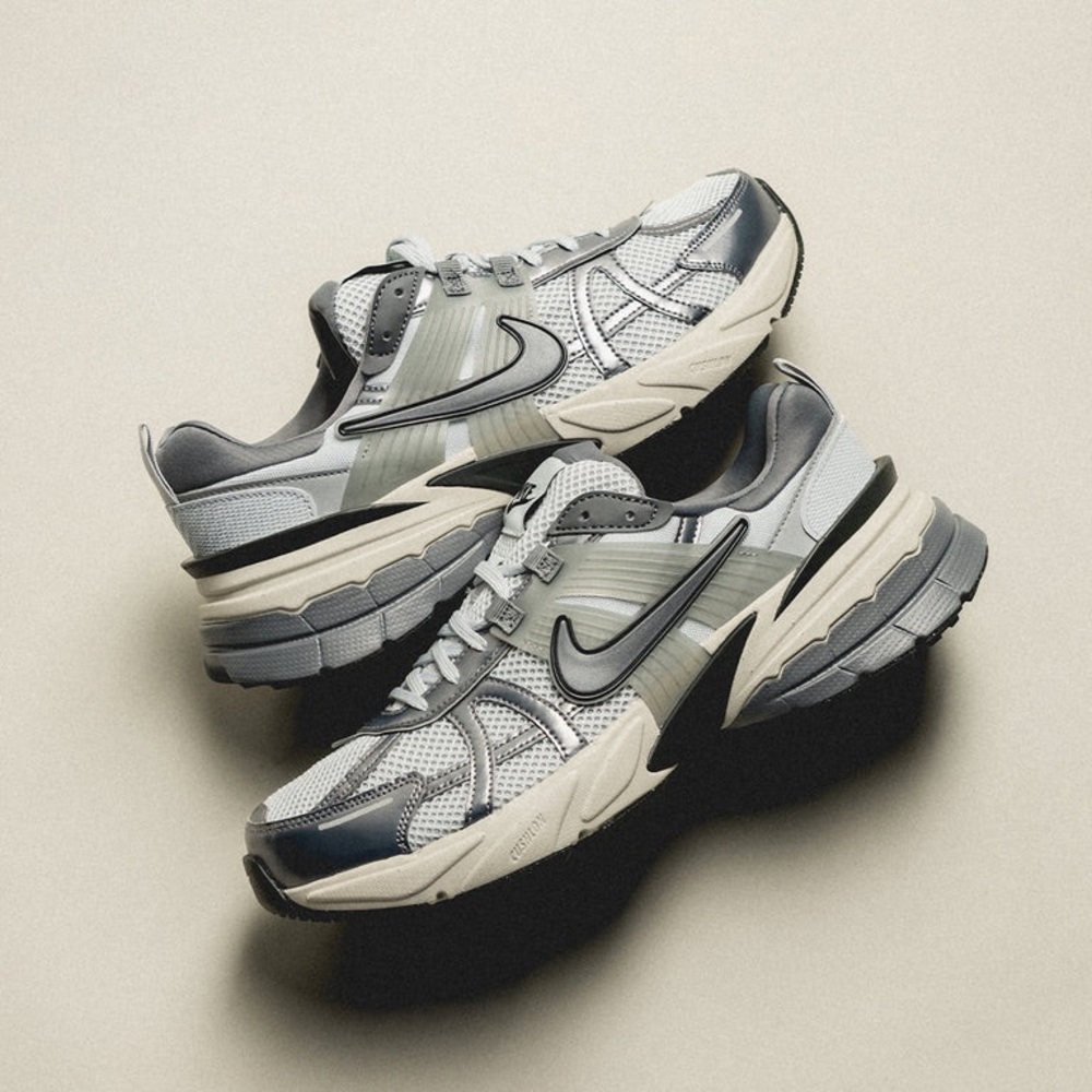 *NEW* Nike V2K Run Pure Platinum Sneakers - Picture 2 of 7